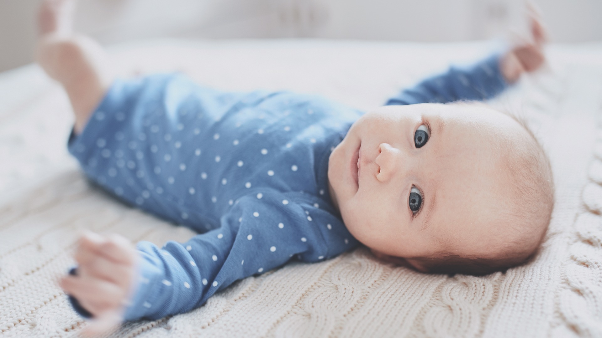 Miluklub - A baba fejlődése hónapról hónapra: A 6 hónapos baba játéka, étrendje és mozgásfejlődése.