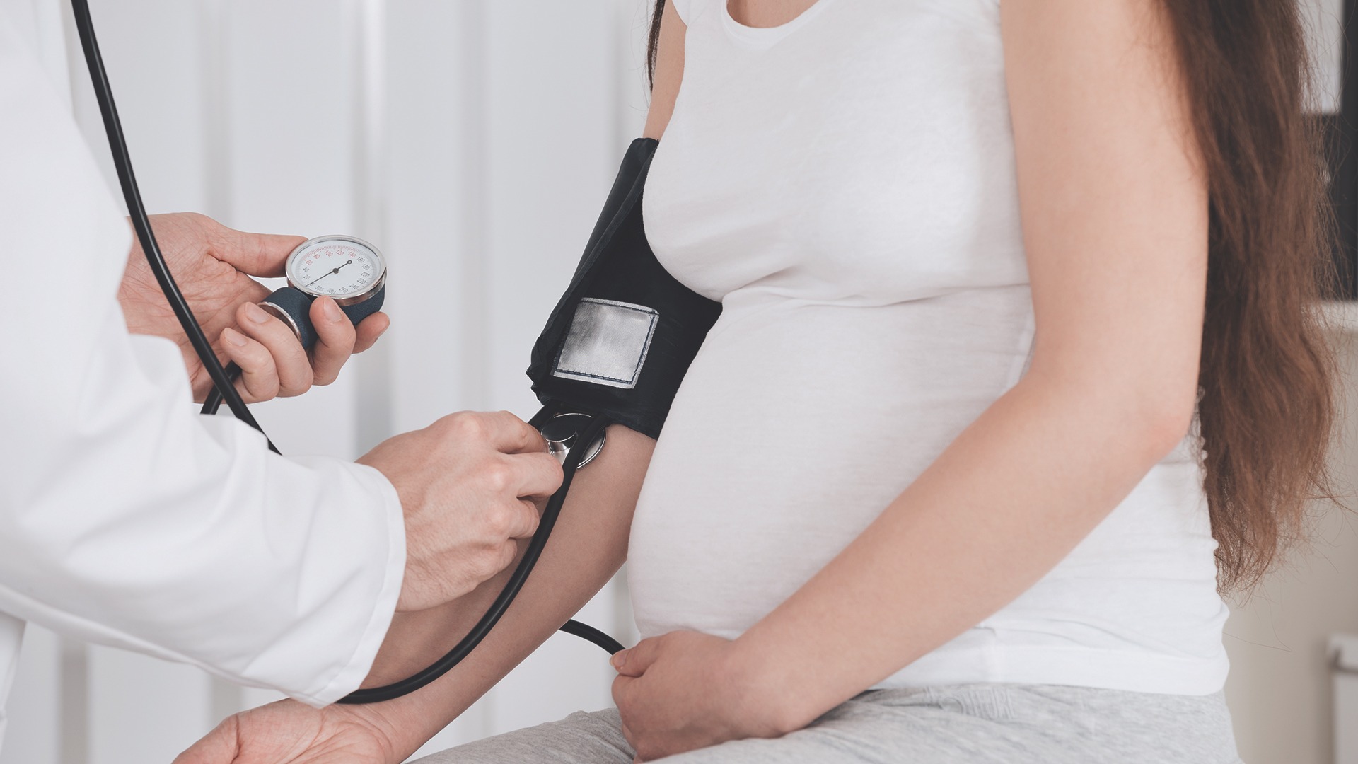 vérnyomás terhesség jele